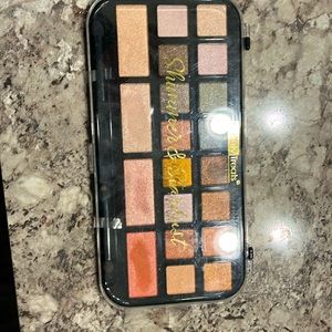 Who wants this beautiful palette